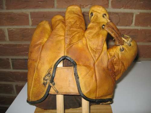 Chick Mooney Pennant Back